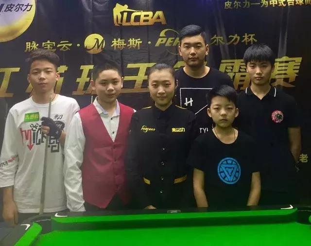 一方面是对 一方面是对