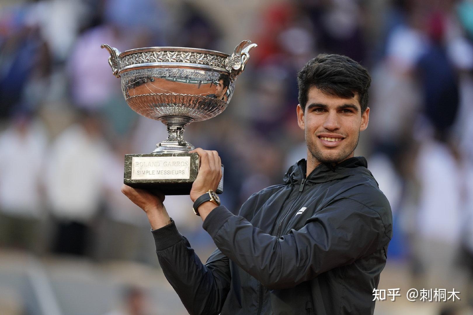 迷感到兴奋 迷感到兴奋