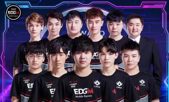 热爱足球的 热爱足球的