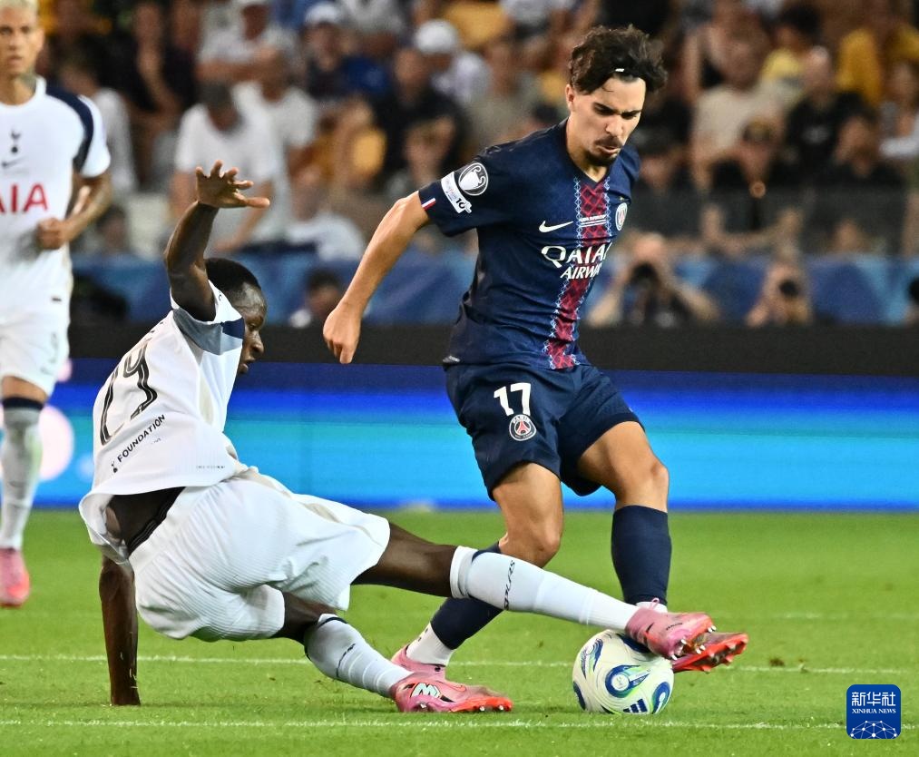 现出乎许多 现出乎许多